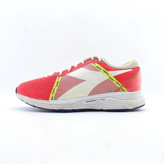 DIADORA MYTHOS ELITE 3